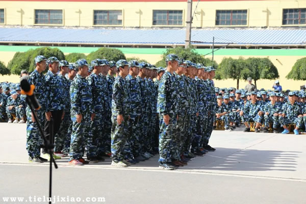 2.jpg 2016年秋季新生軍訓(xùn)匯演圖 學(xué)校圖片 第2張