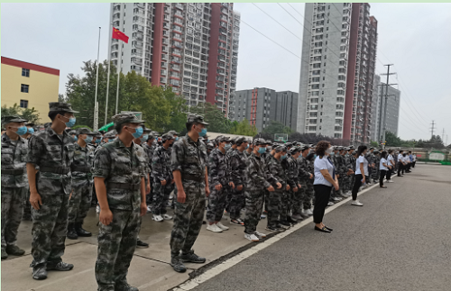 石家莊鐵路職業(yè)技工學校新生軍訓 石家莊鐵路職業(yè)技工學校2021秋新生軍訓 學校圖片 第2張